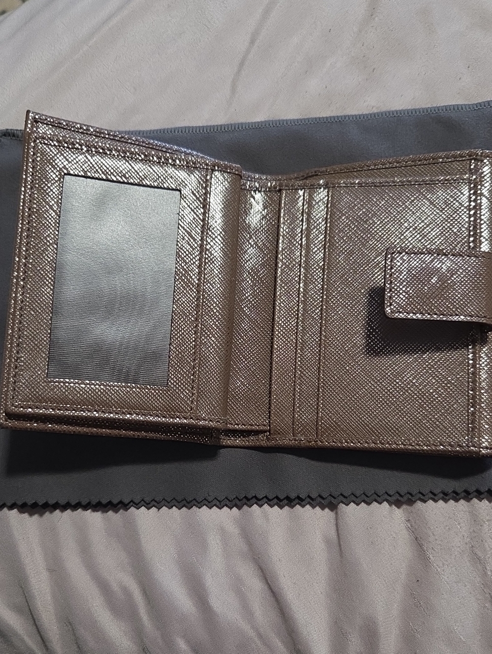 Salvatore Ferragamo AUTH Gancini compact French trifold wallet - Picture 8 of 12
